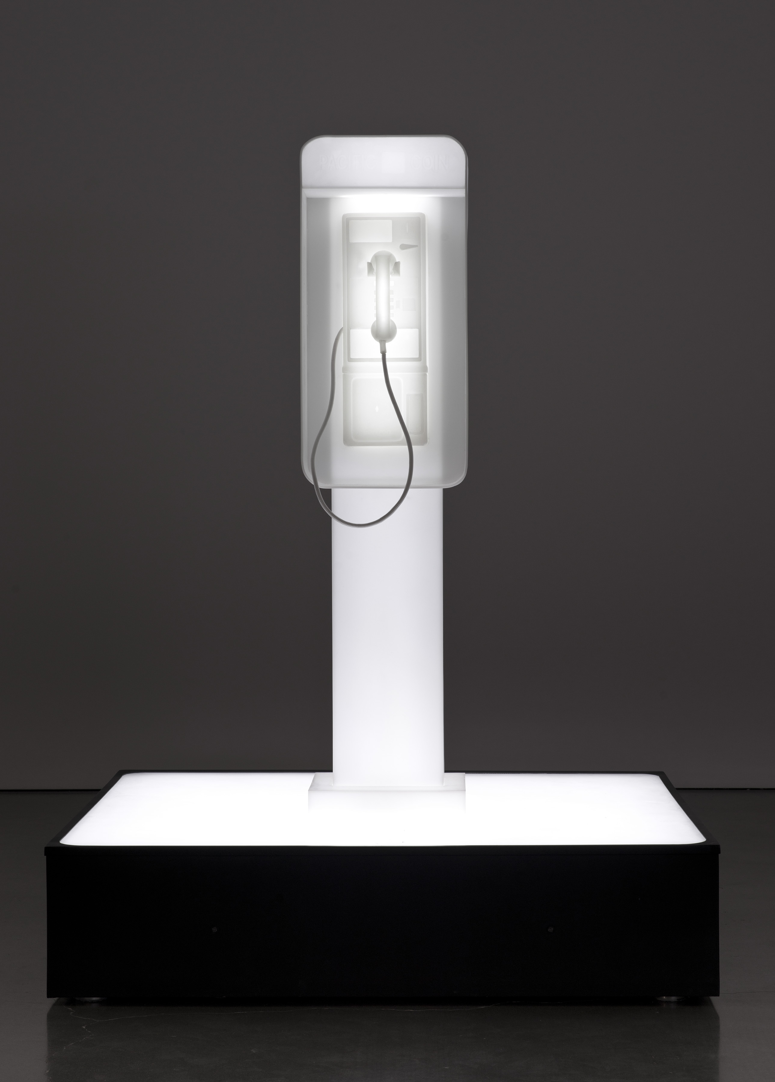 Doug Aitken - twilight, 2014, cast resin, acrylic and responsive / generative LED