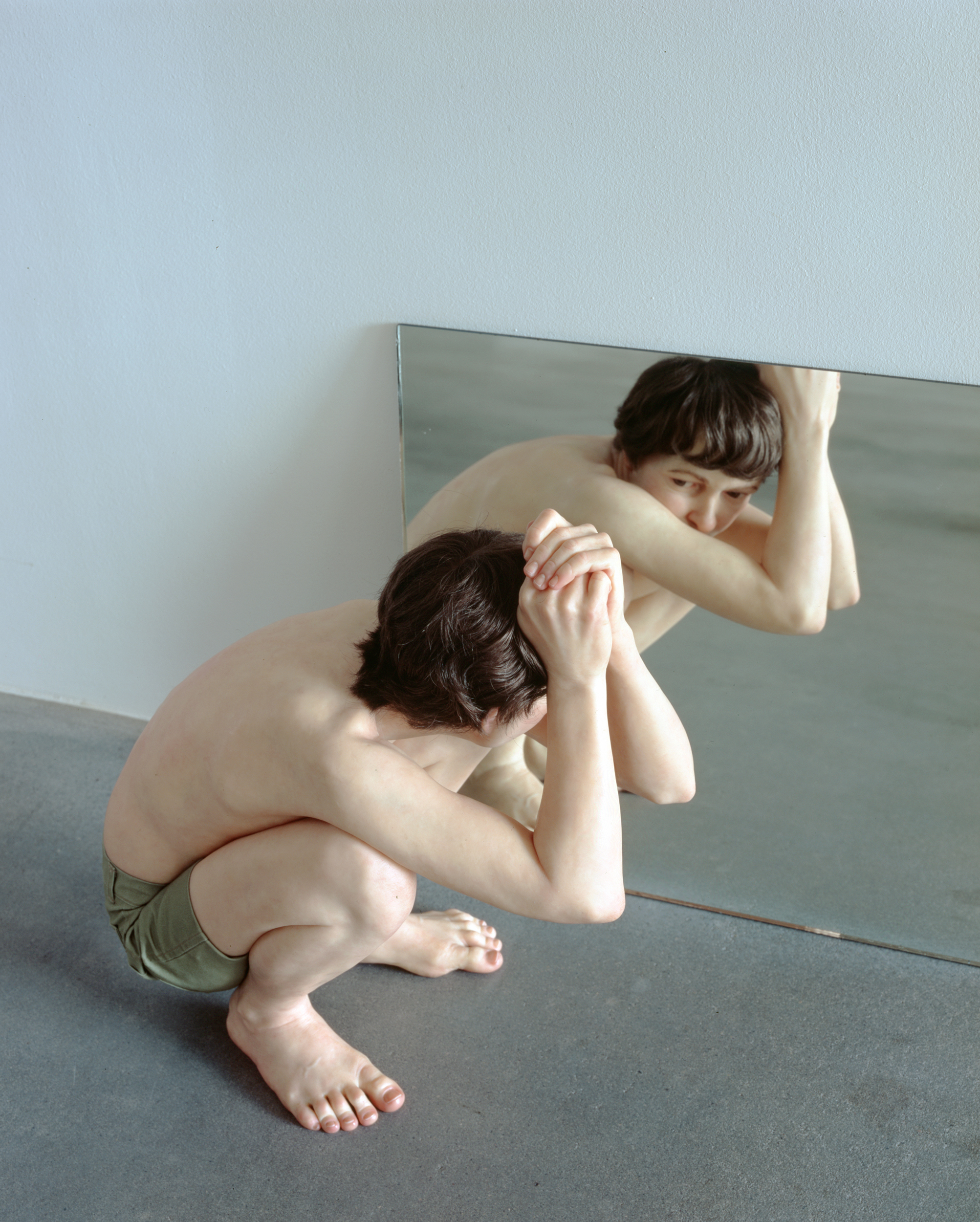 Ron Mueck - Crouching Boy in Mirror, 1999-2002, mixed media