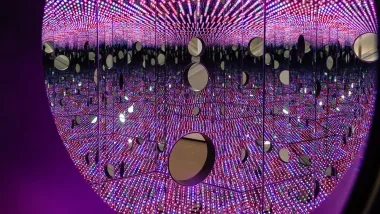 Infinity Mirror Room