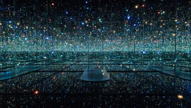 Infinity Mirror Room