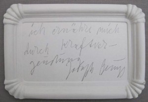 Joseph Beuys - ich ernähre mich durch Kraftvergeudung, 1978, paper tray