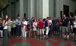 Thomas Struth - Audience 11 (Galleria Dell&#039;Accademia), Florenz, 2004, chromogenic print