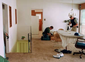 Jeff Wall - Search of premises, 2009, color photograph