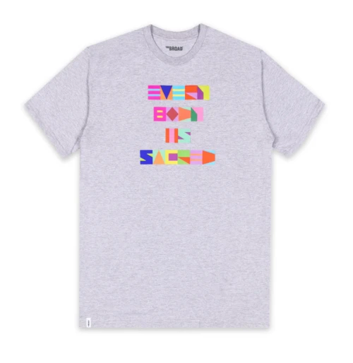gray tshirt