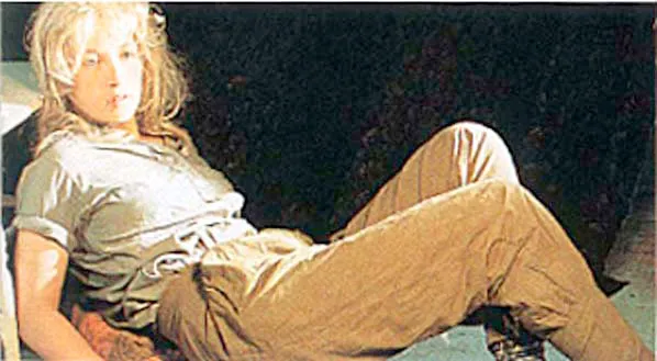 【Untitled Film Stills】 Cindy Sherman Untitled Film Still #4 - Cindy Sherman | Artera